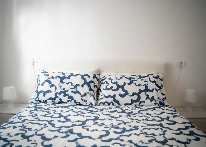 Tra Mare E Vicoli Del Centro Pesaro